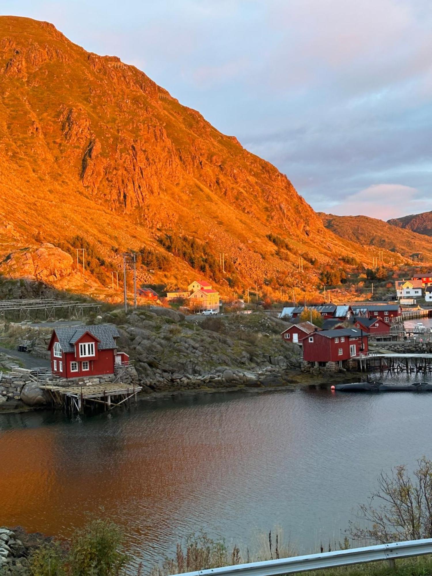 Superior Cabin Ballstad Lofoten Esterno foto
